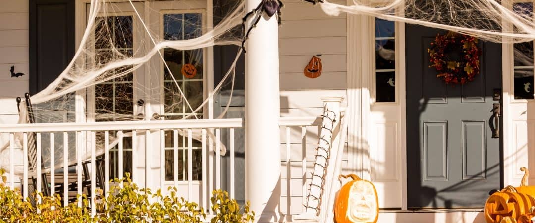 3 Ideas for Halloween Landscaping and Decorations